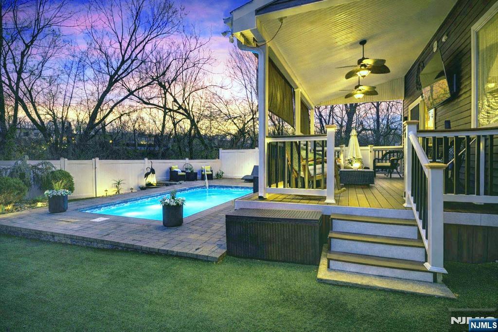 347 Passaic Avenue - Photo 2