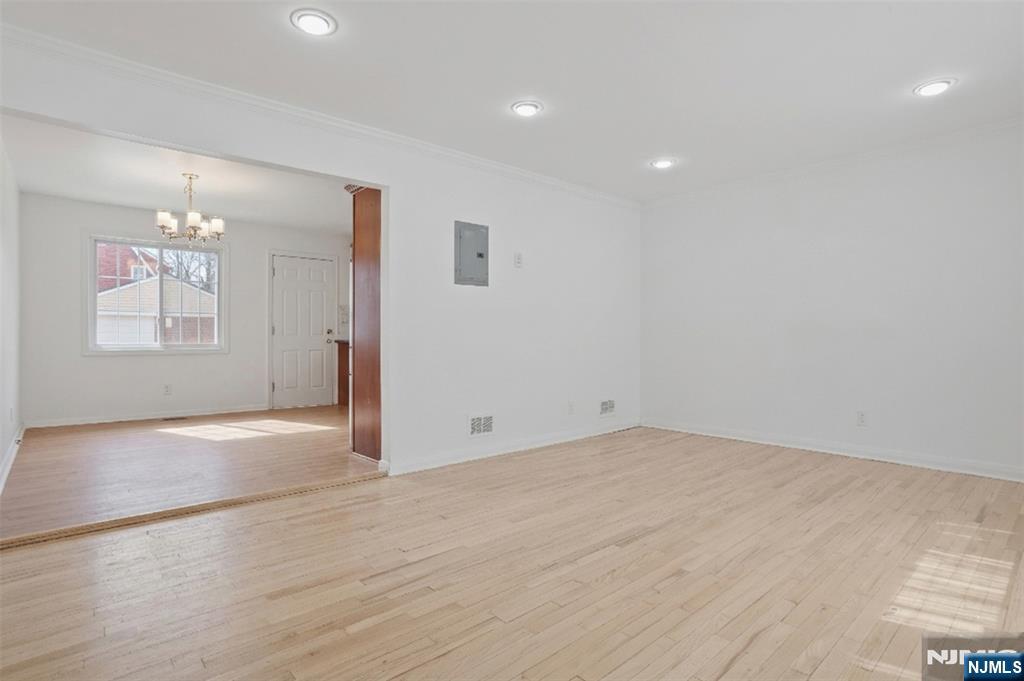 263 Genesee Avenue - Photo 4