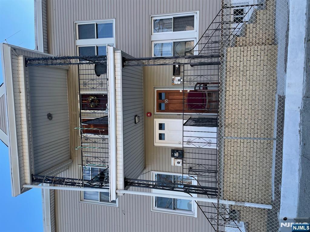 128 Lincoln Ave, Newark City, NJ, 07104-3019