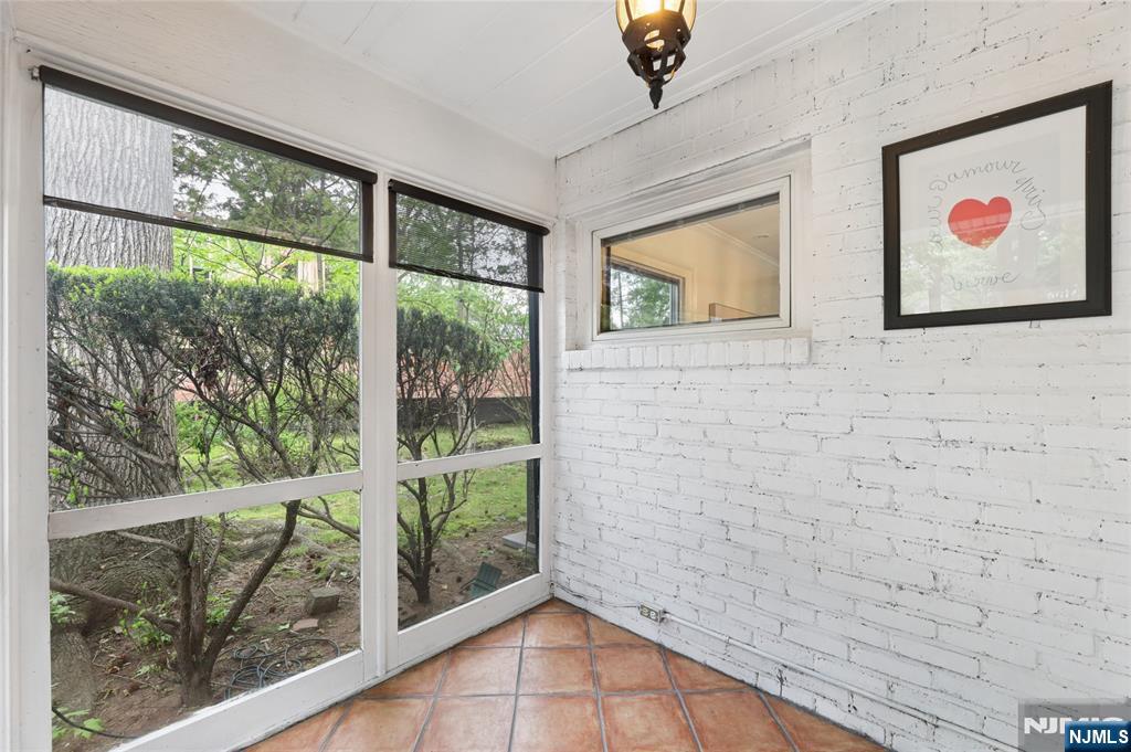 169 W Clinton Avenue - Photo 4