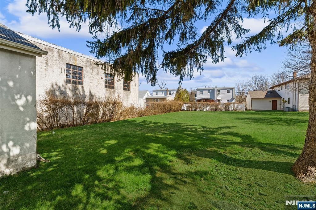 255 Garibaldi Avenue