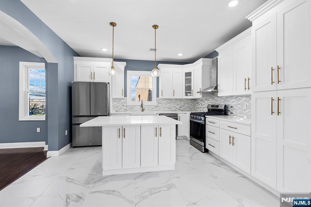 255 Garibaldi Avenue