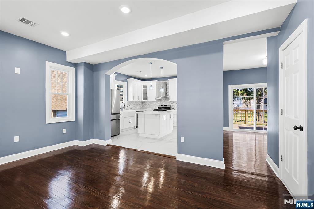 255 Garibaldi Avenue