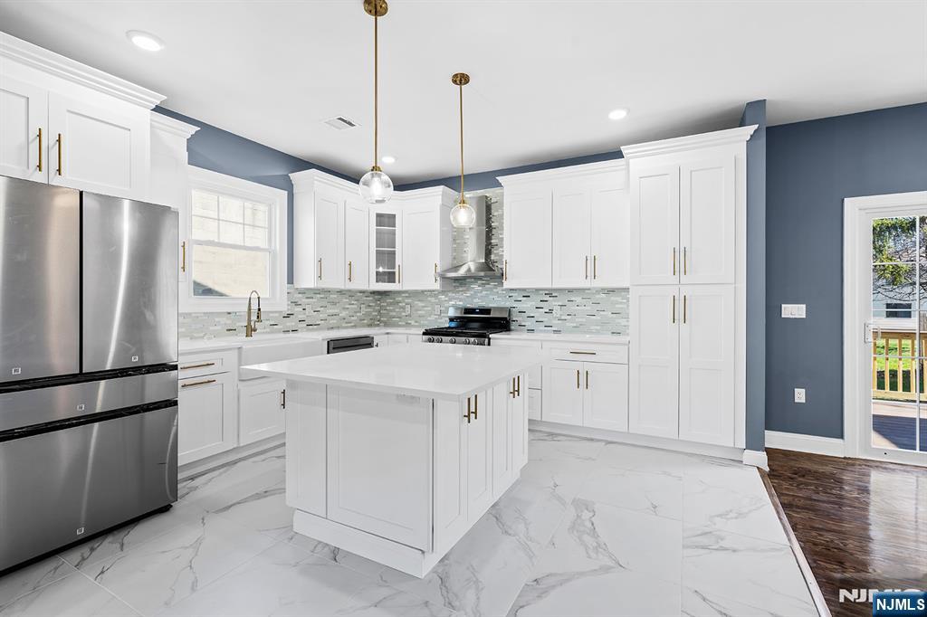 255 Garibaldi Avenue