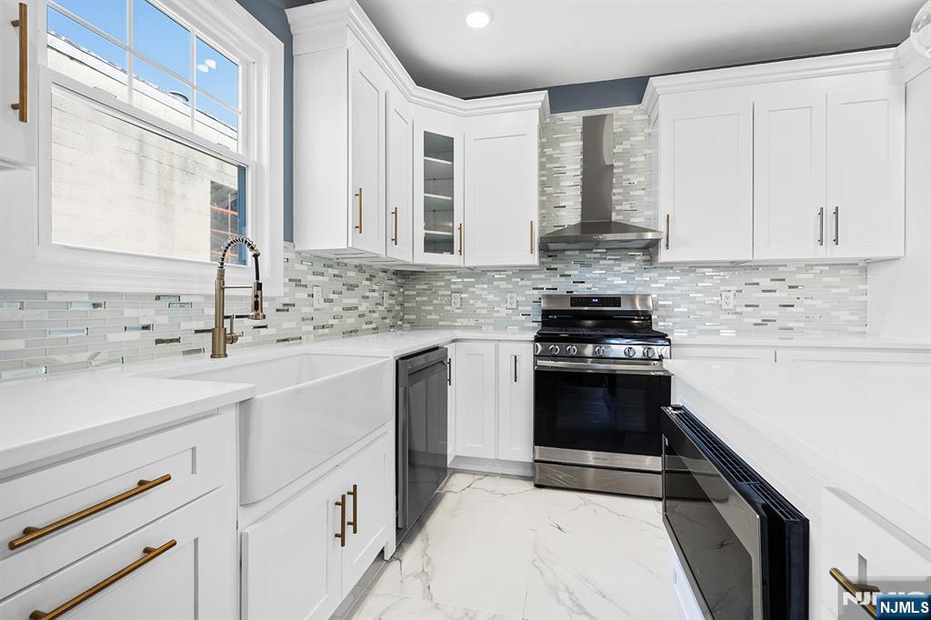 255 Garibaldi Avenue