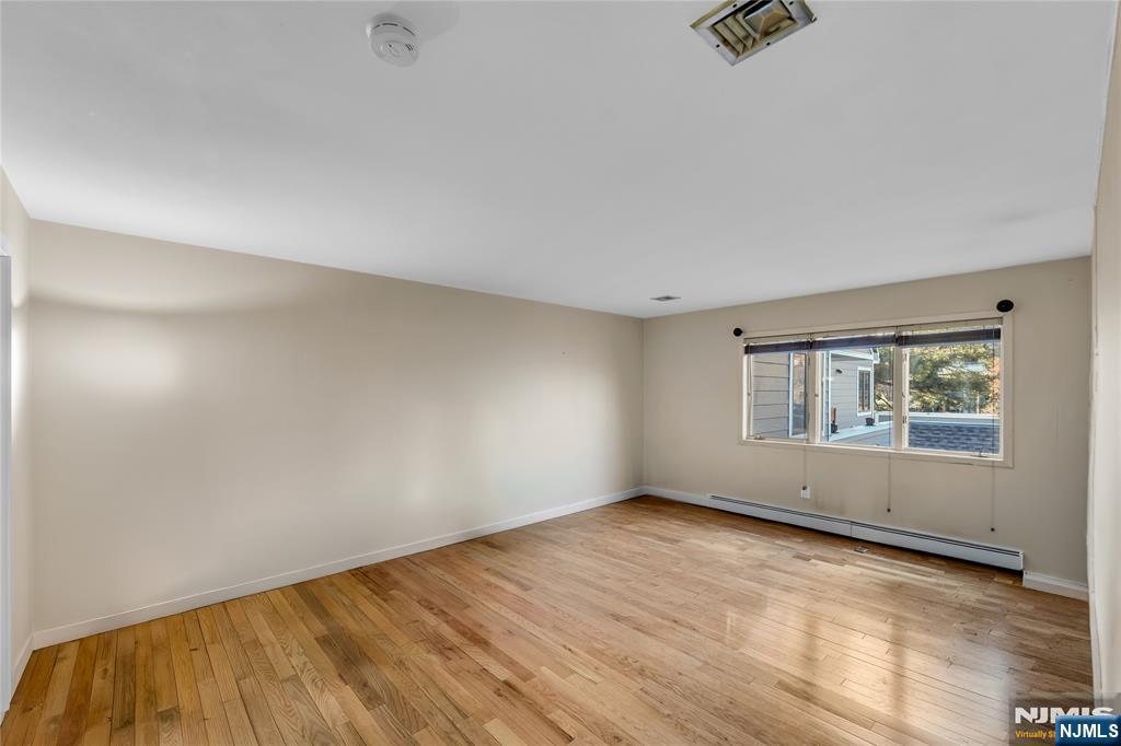 8C Cove Lane, North Bergen, NJ 07047 Listing Photo  11