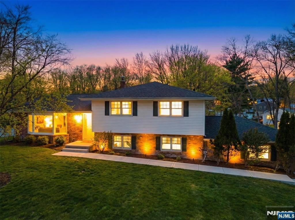 1011 Washington Avenue - Photo 1