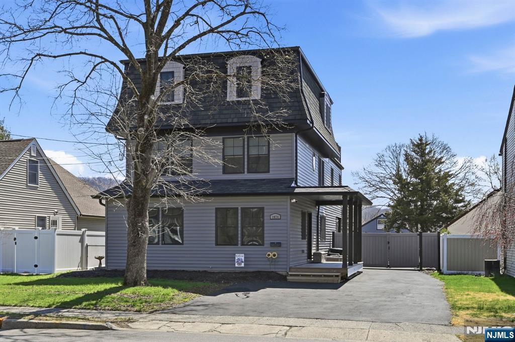 1074 Colfax Avenue - Photo 1