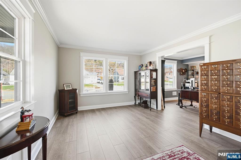 1074 Colfax Avenue - Photo 3