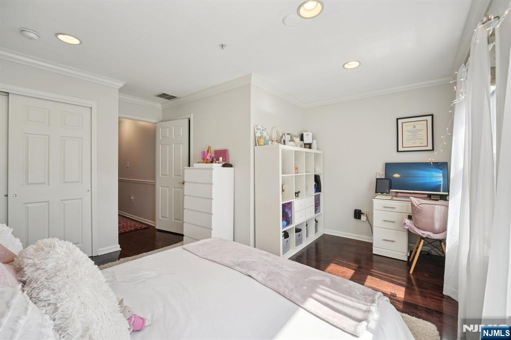 428 Newburgh Court — photo 24