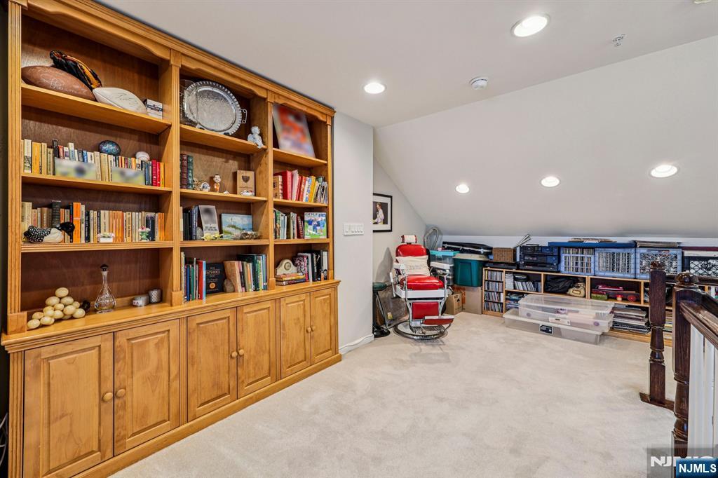 428 Newburgh Court — photo 26