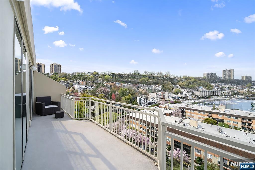 1077 River Road #PH 13