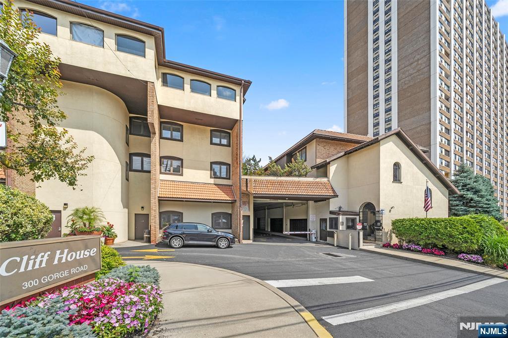 300 Gorge Road 58 - Photo 4