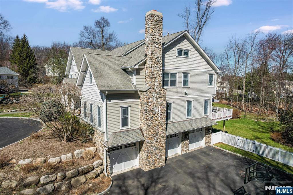 506 Julie Court - Photo 2