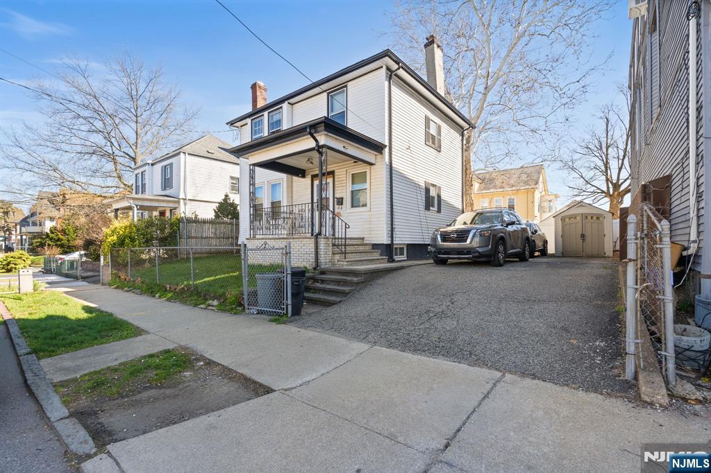 726-728 14th Avenue - Photo 2