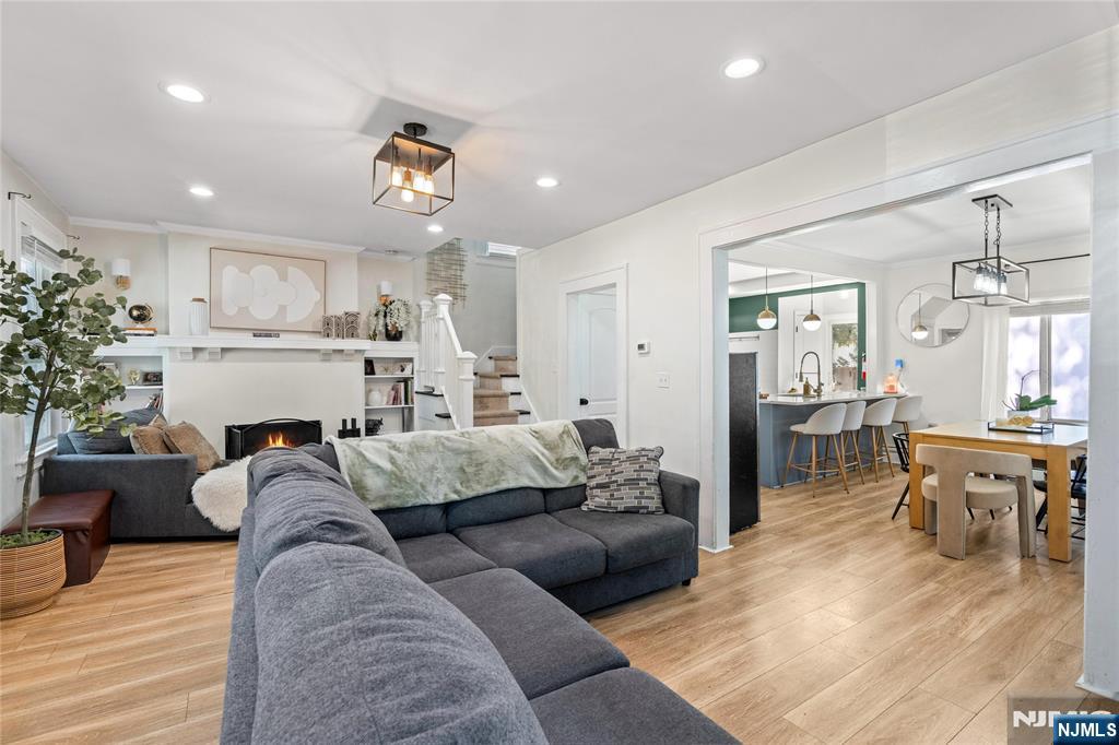 44 Richelieu Place, Newark, NJ, 07106