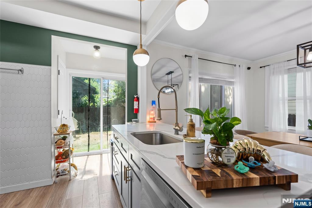 44 Richelieu Place, Newark, NJ, 07106