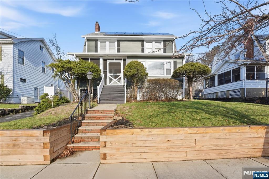 9 Harvard Terrace - Photo 1