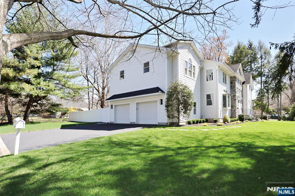 337 Franklin Street - Photo 2