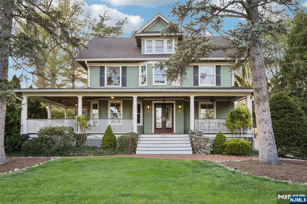 31 Collins Avenue, Closter, NJ, 07624