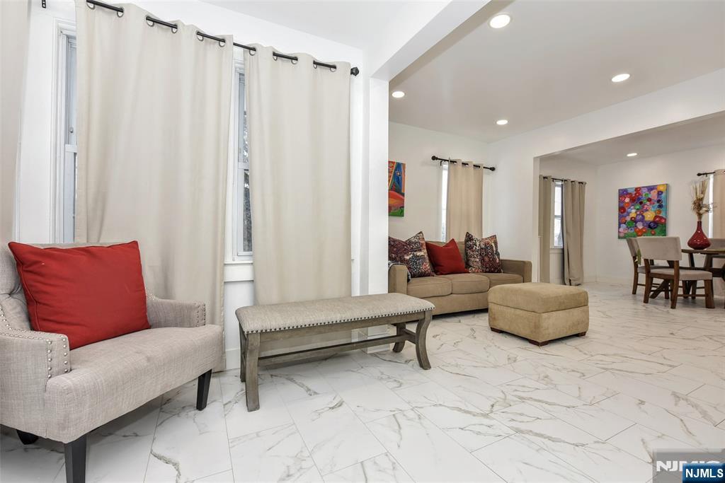 111 Teaneck Road - Photo 4