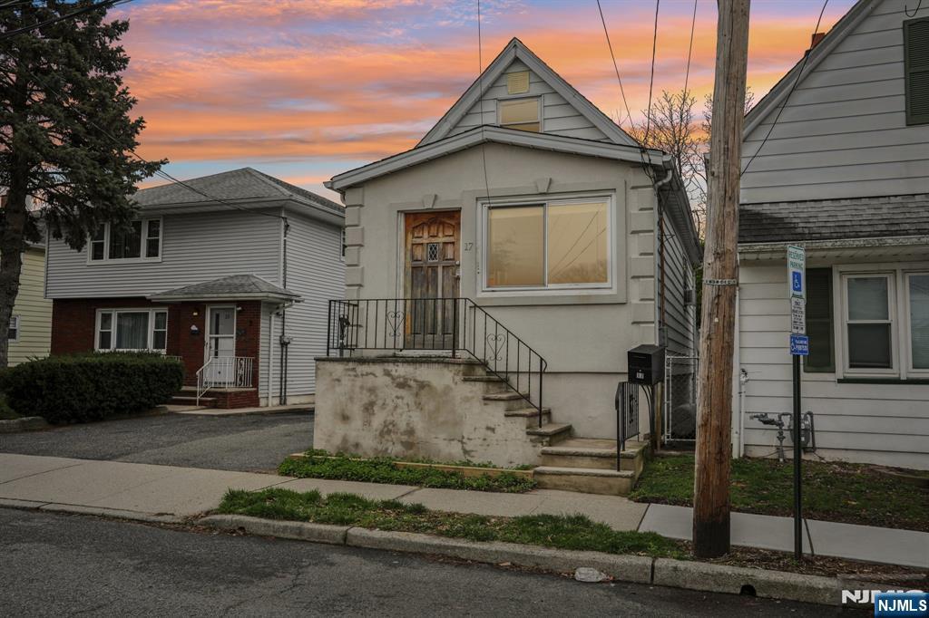 17 Emma Place - Photo 1