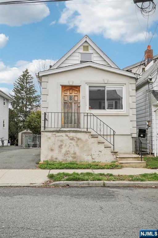 17 Emma Place - Photo 3