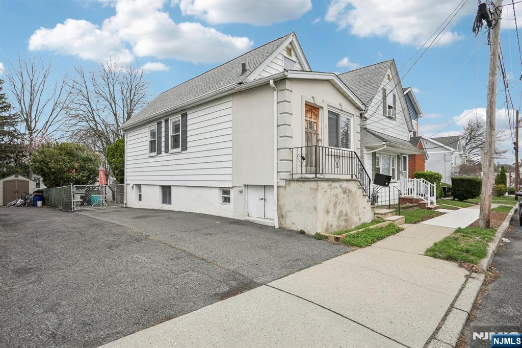 17 Emma Place - Photo 4