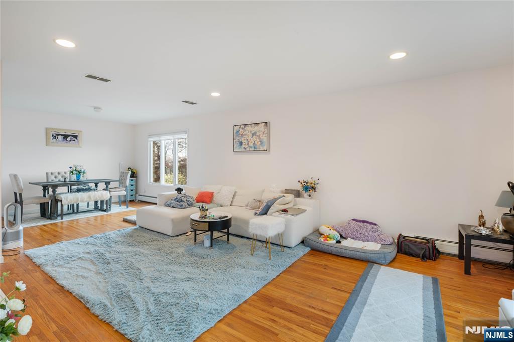 120 E Edsall Boulevard - Photo 3