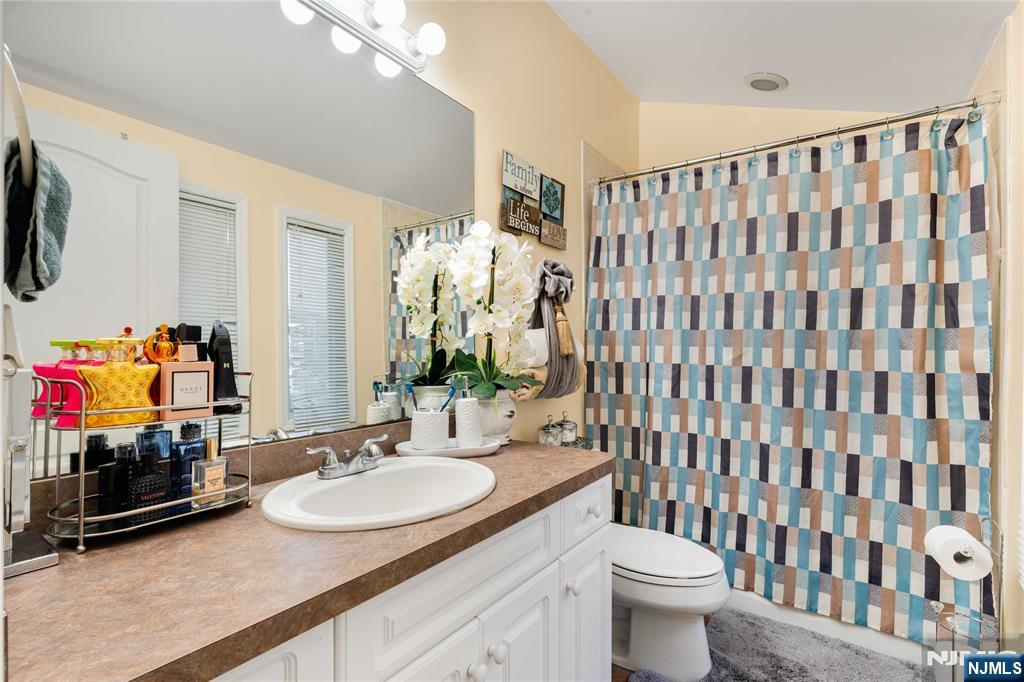120 E Edsall Boulevard, Palisades Park, NJ 07650 Listing Photo  23