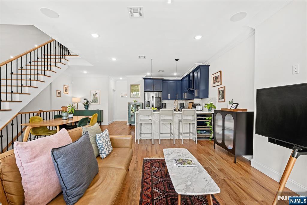865 Summit Avenue #2