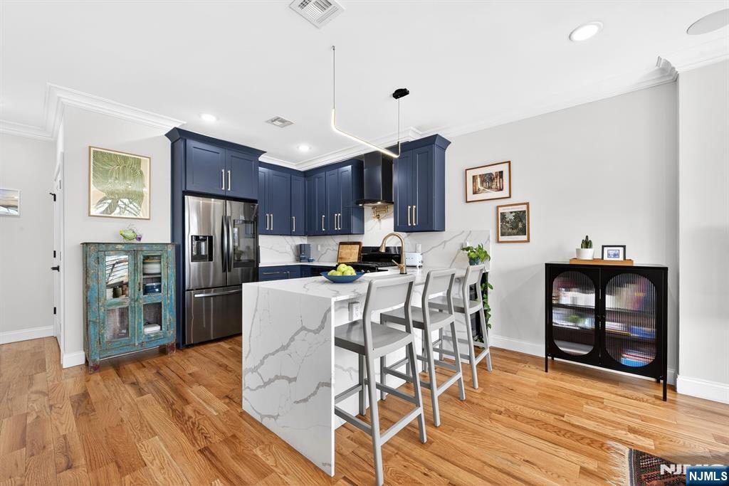 865 Summit Avenue #2