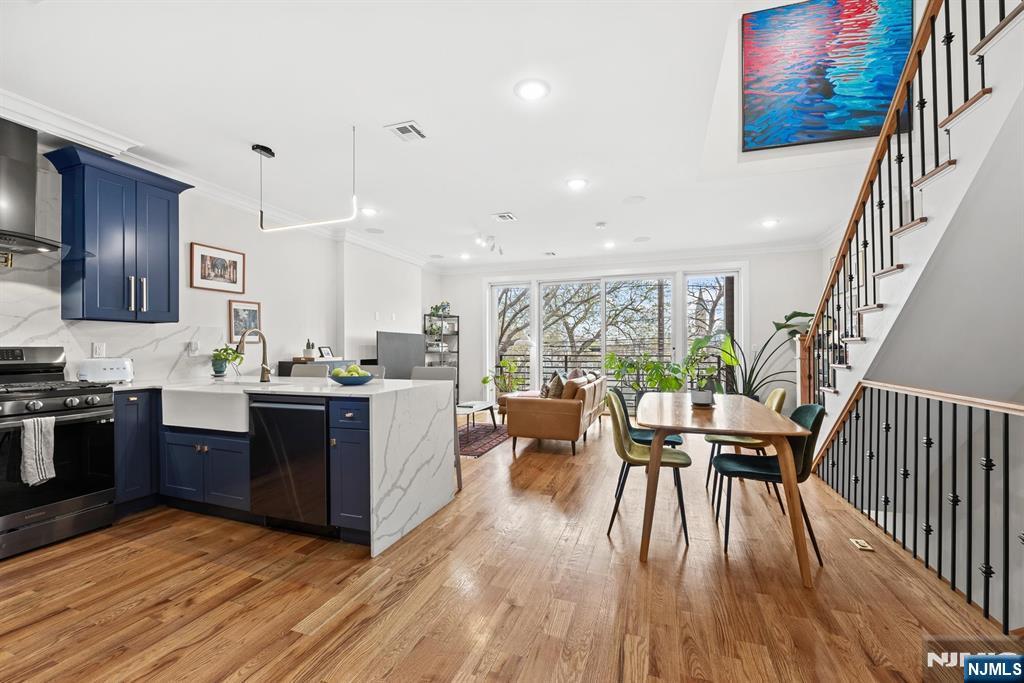 865 Summit Avenue #2