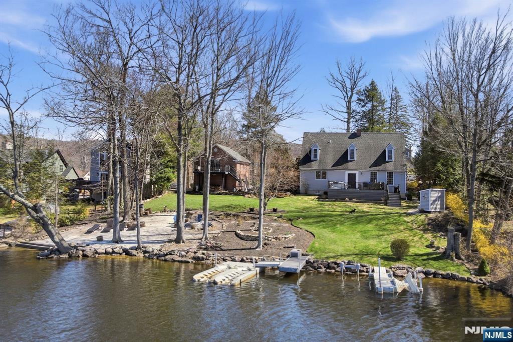 59 Old Stone Church Road, Upper Saddle River, NJ, 07458