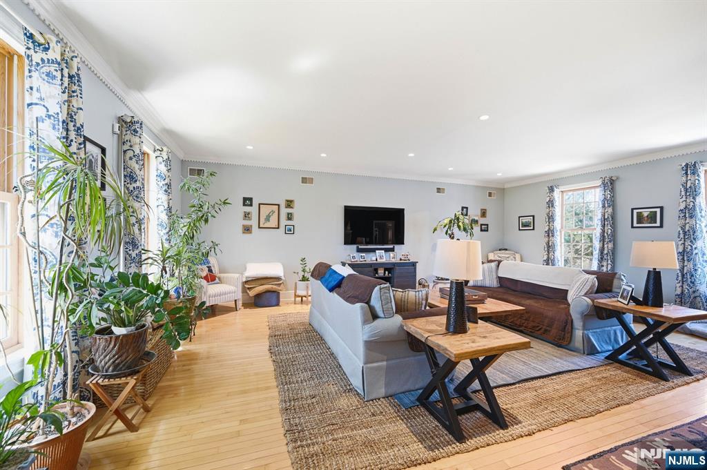 173 Point Breeze Drive - Photo 2