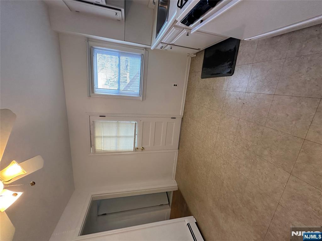 289 Livingston Avenue 1st Fl - Photo 5