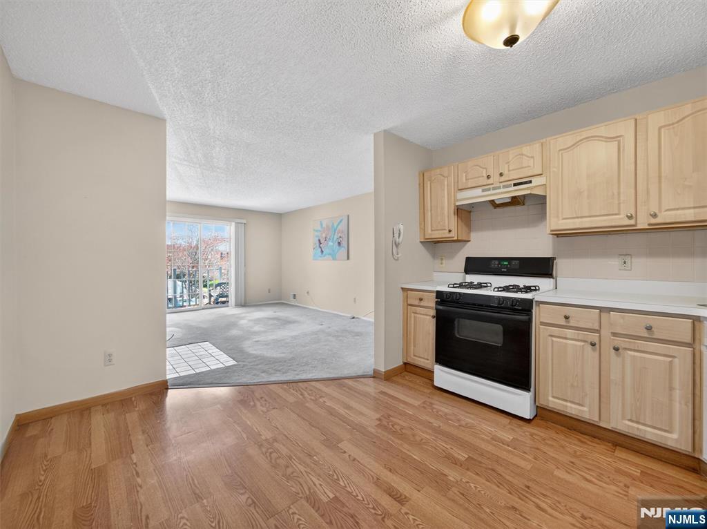 403 Poets, #403, Mahwah, NJ 07430 Listing Photo  7
