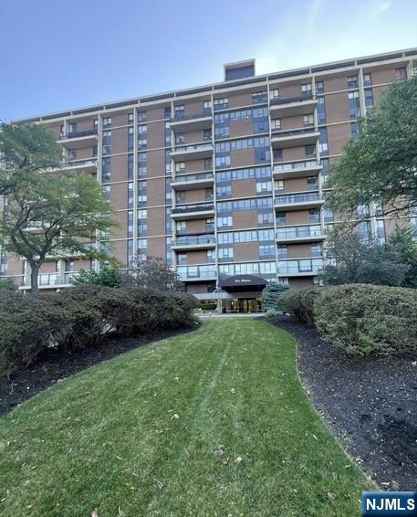 2 Horizon Rd #1423, Fort Lee, NJ 07024