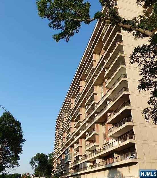 2 Horizon Road, #1423, Fort Lee, NJ 07024 Listing Photo  28