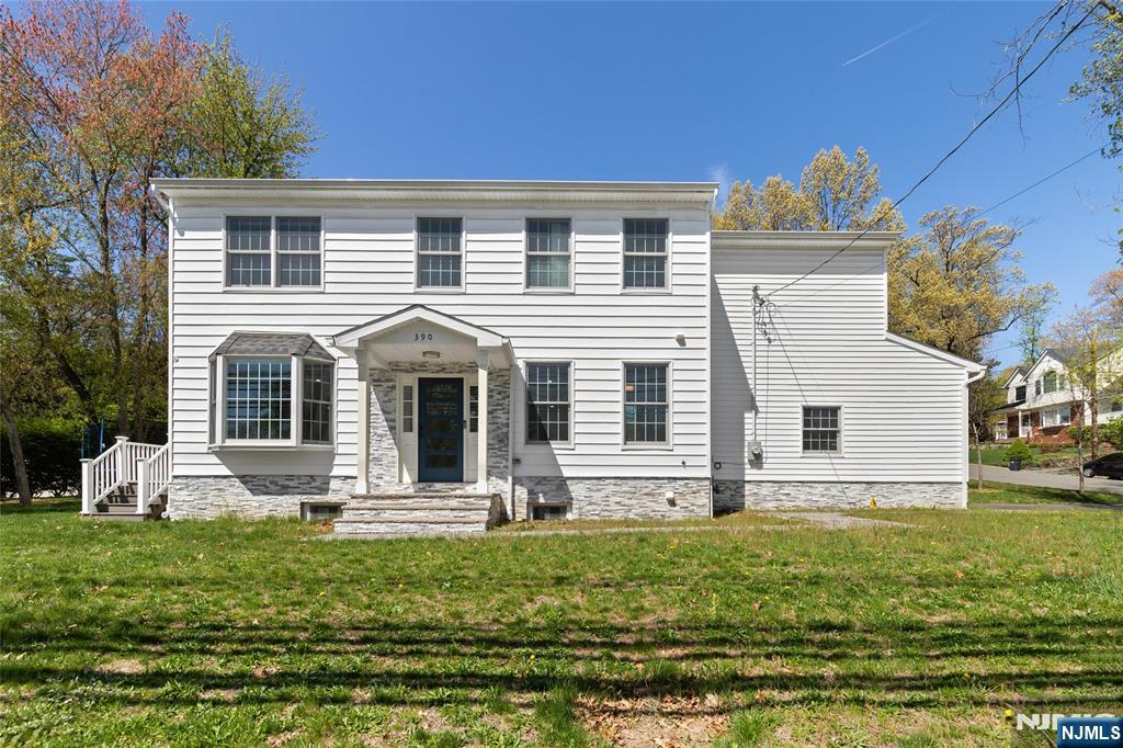 390 Pascack Road - Photo 2