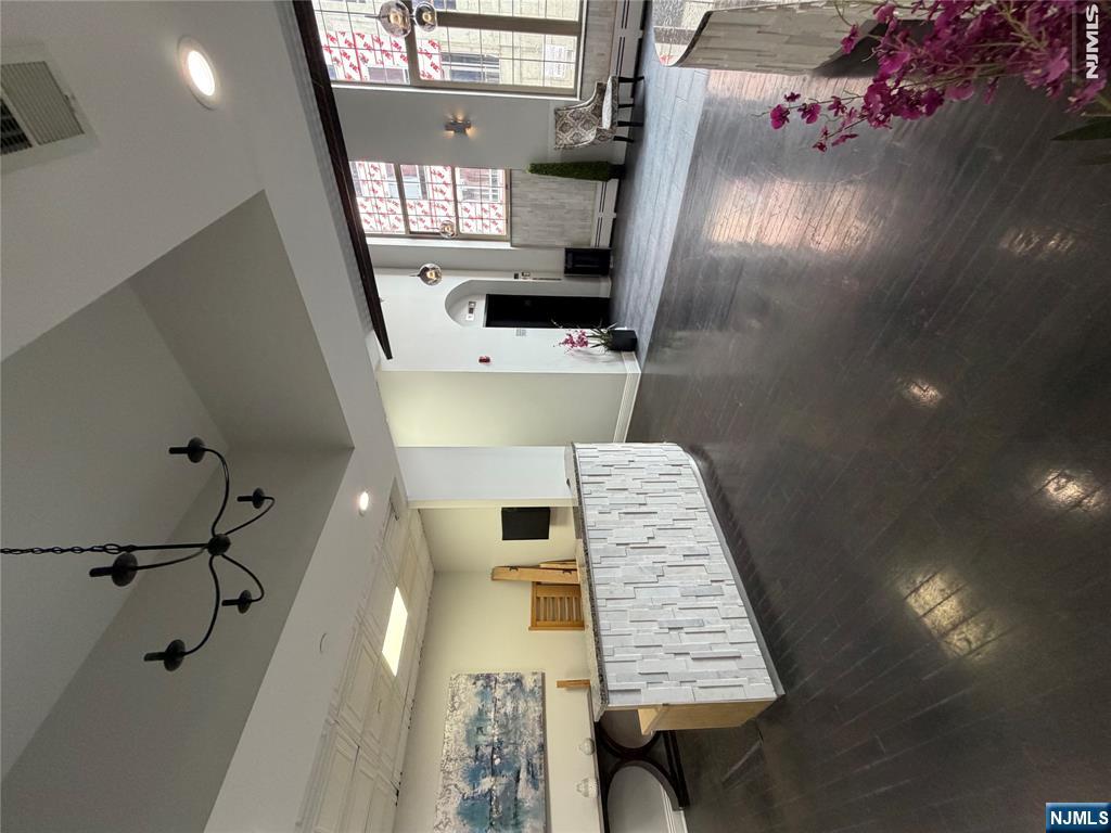 175 Broadway 311 - Photo 2