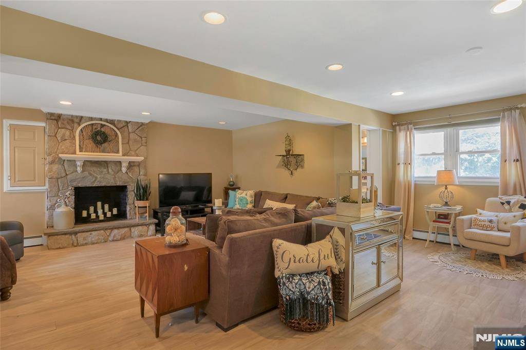 236 Oak Avenue - Photo 4