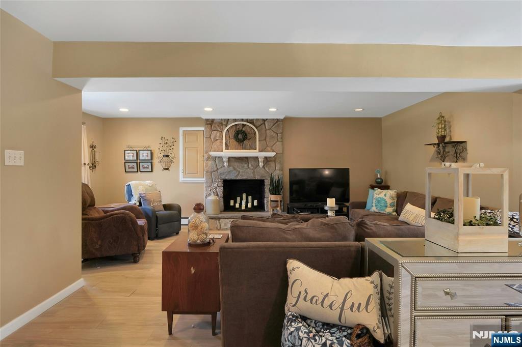 236 Oak Avenue - Photo 5