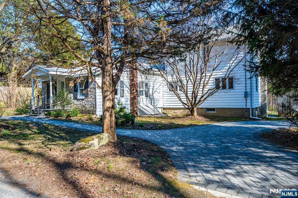 16 Sky Top Road - Photo 3