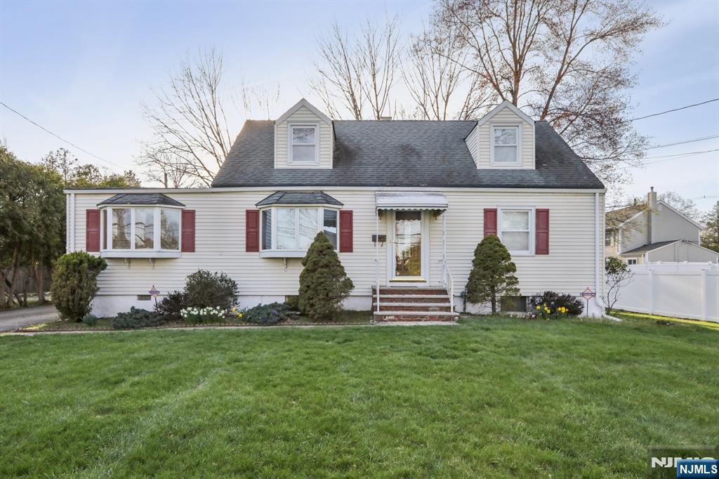 114 Crescent Avenue - Photo 1