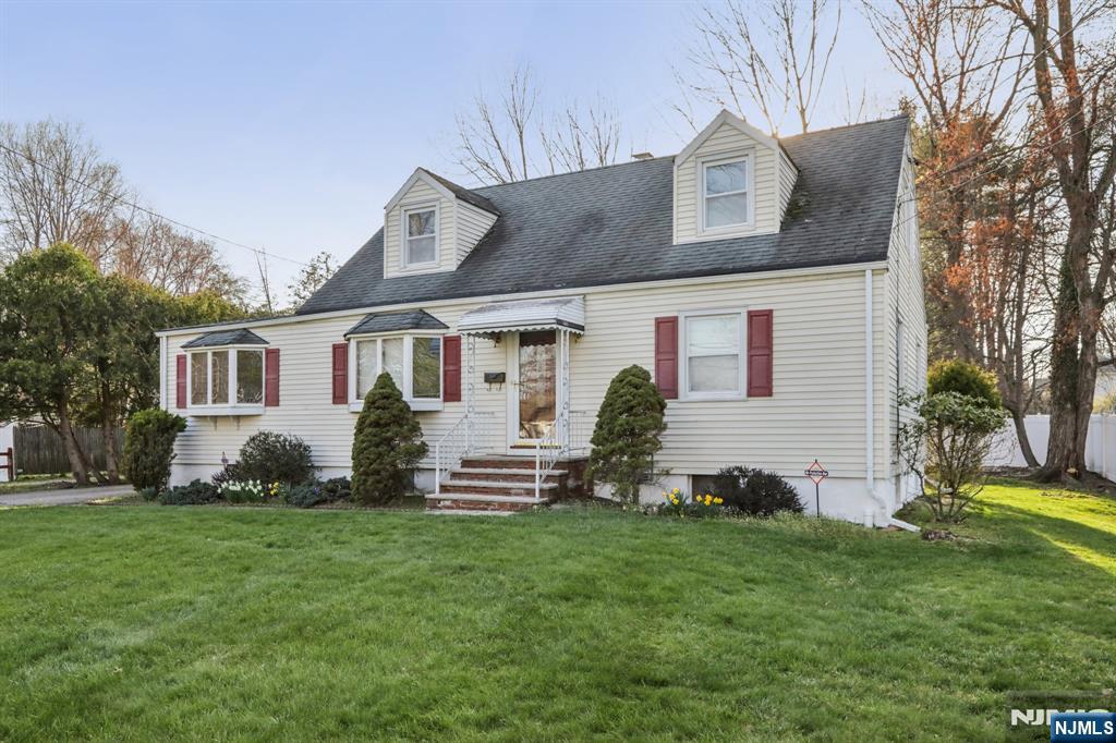 114 Crescent Avenue - Photo 3