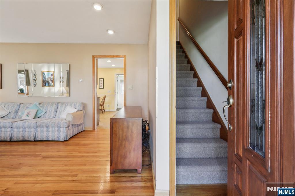 114 Crescent Avenue - Photo 5