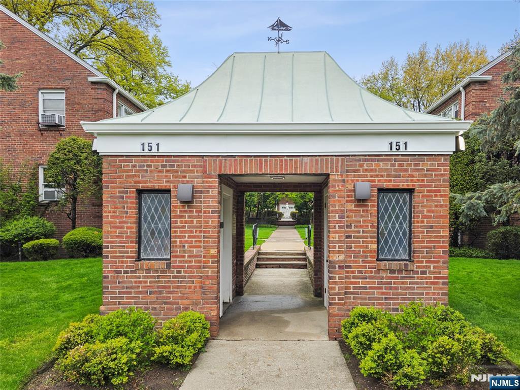 151 E Palisade #6D