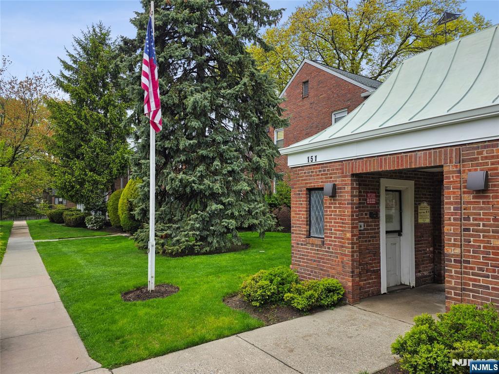 151 E Palisade #6D