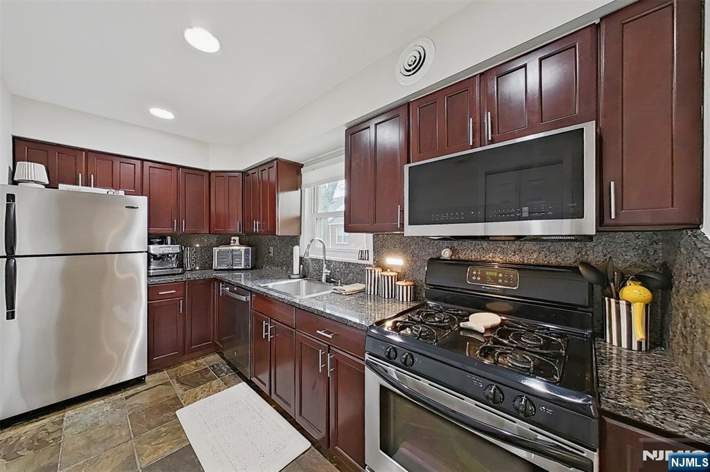 151 E Palisade #6D